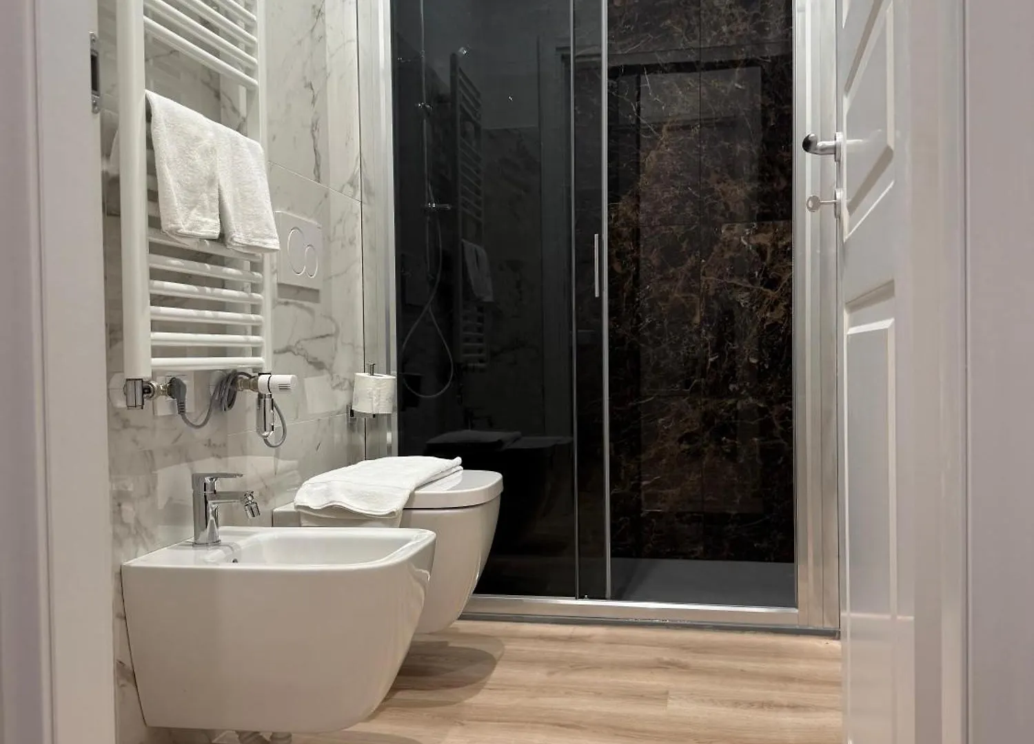 Mihouse Res Milan Apartment Italy