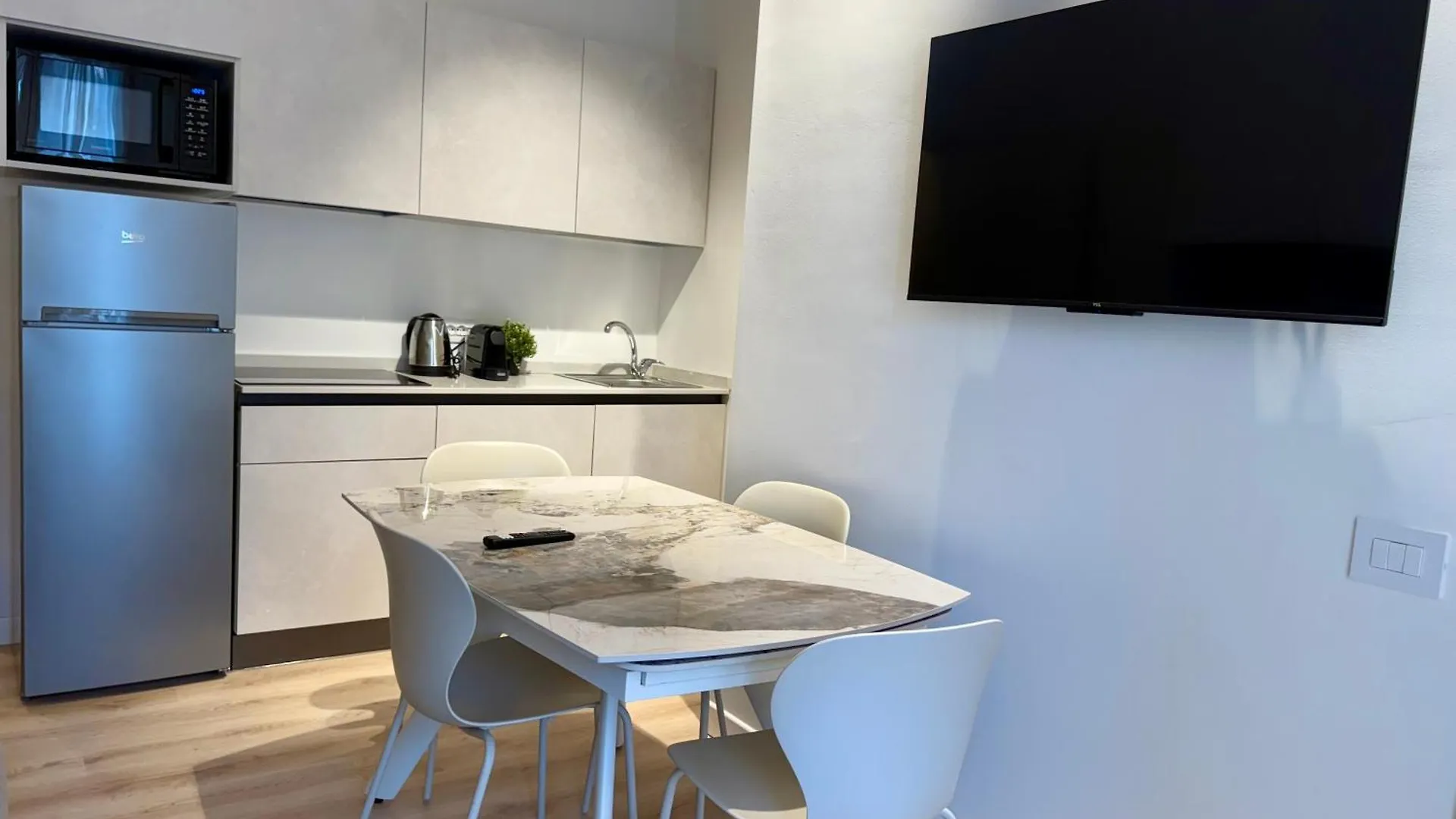 Mihouse Res Milan Apartment Italy