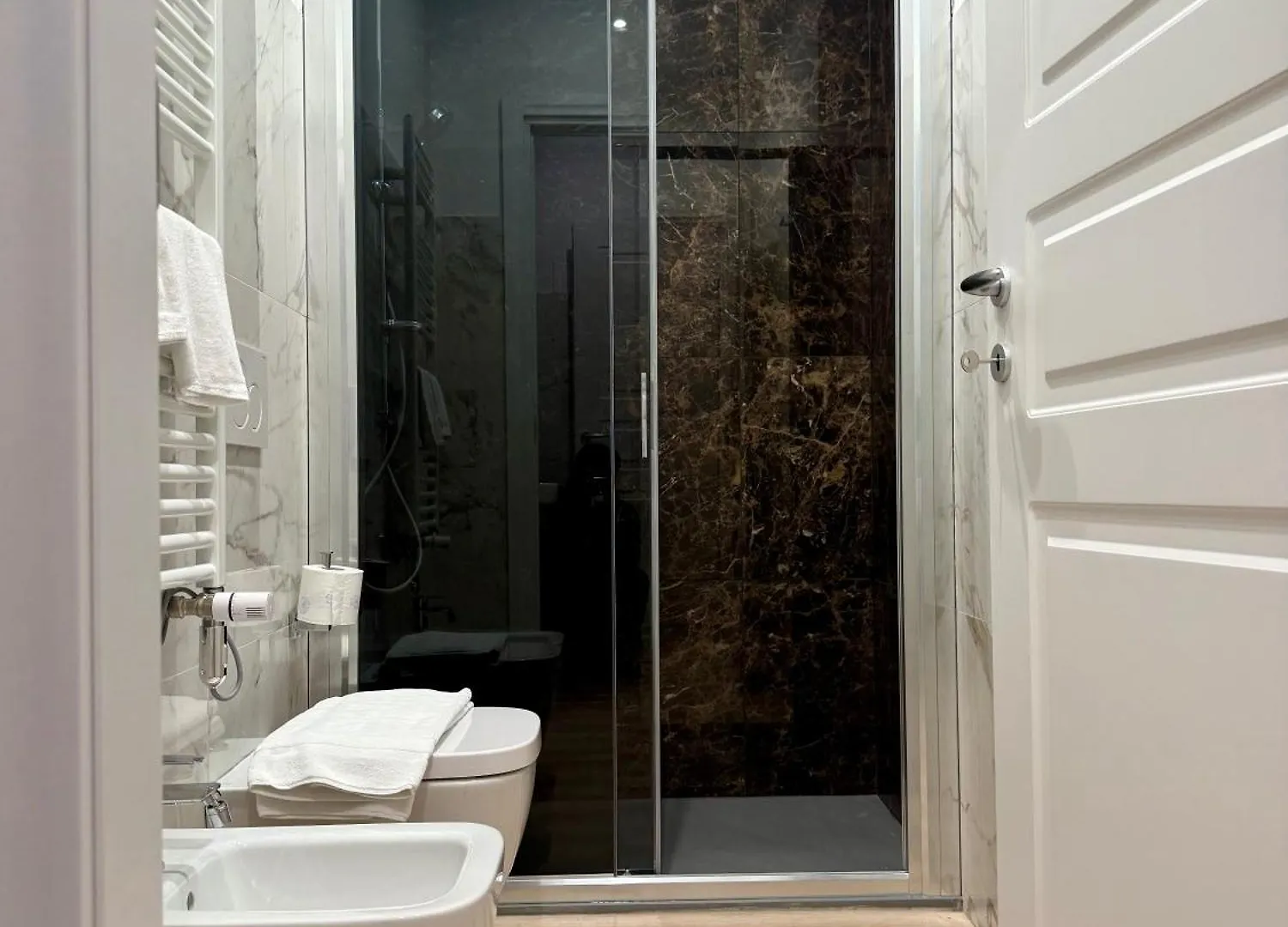 Mihouse Res Milan Apartment
