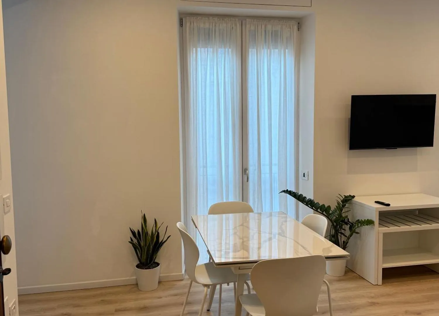 Mihouse Res Milan Apartment