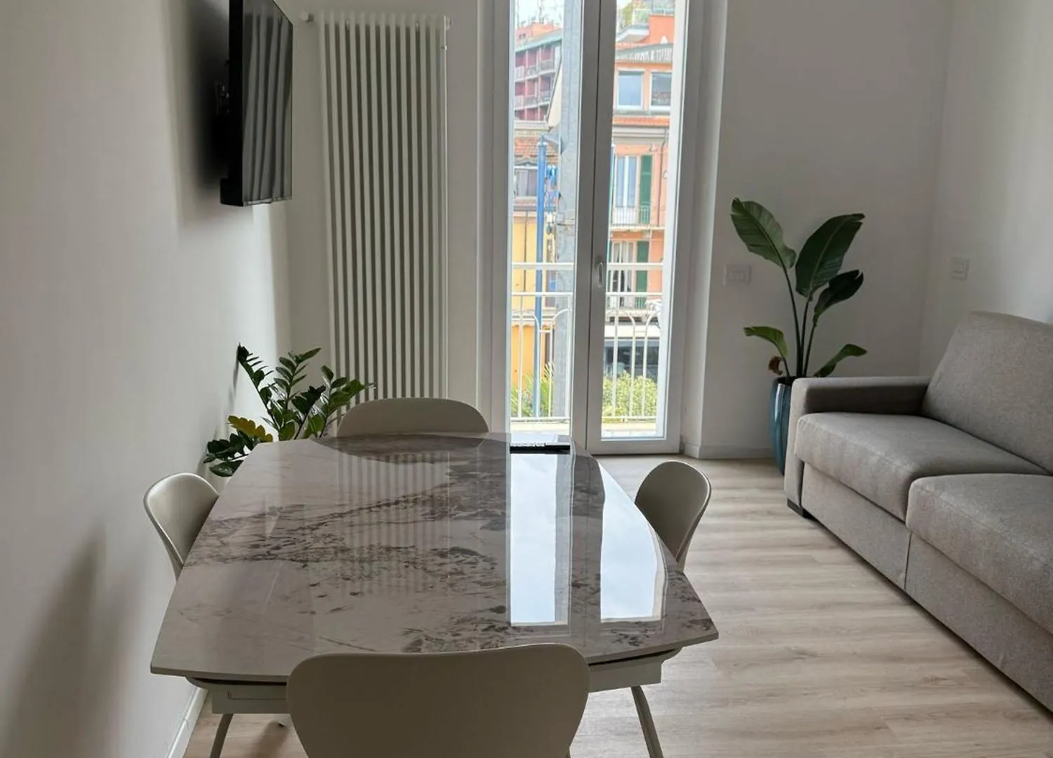 Mihouse Res Milan Apartment 0*,