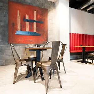Hotell J24, Milano