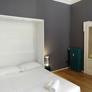  Apartamento Gray Design In Casa Epoca Isola Garibaldi